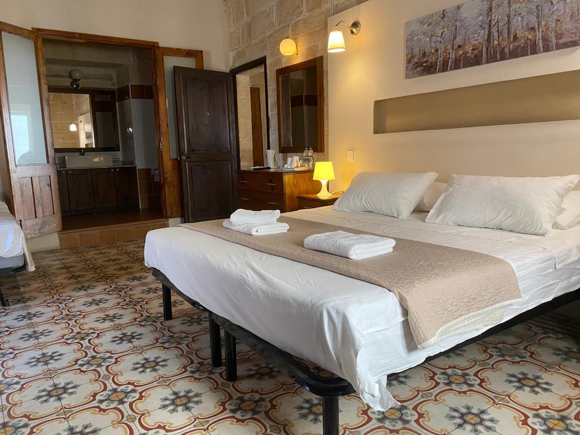 Xemx Hotel Qala Ngoại thất bức ảnh